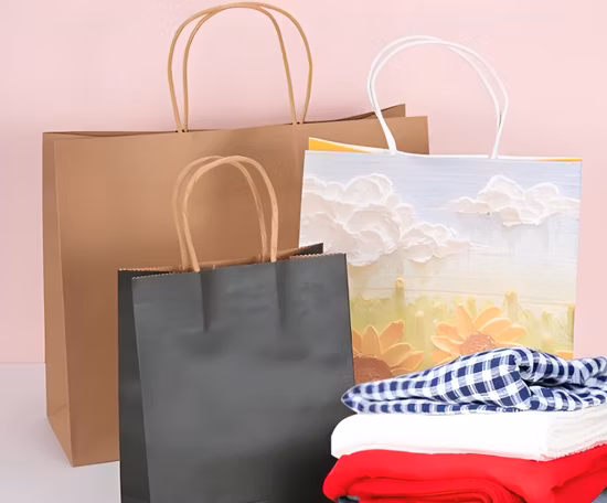 Saco de papel de fábrica na China Saco de compras Kraft Sacos de embalagem de papelão personalizados para embalagem de presente